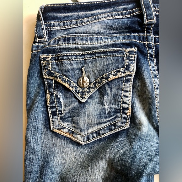 Miss Me ladies size 26 jeans Signature Boot Cut with feather detail - Picture 3 of 7